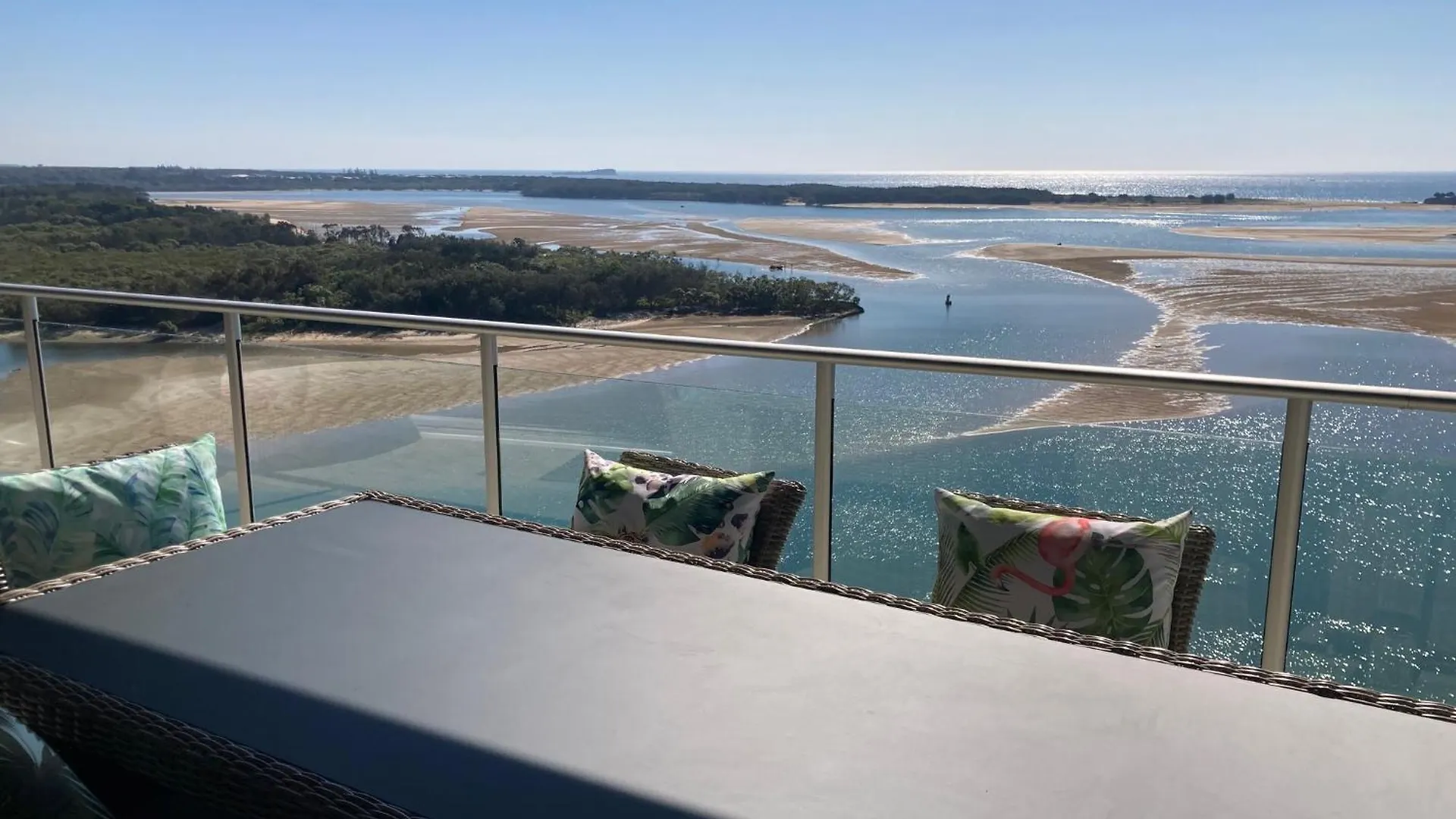 Waves Maroochy River Maroochydore